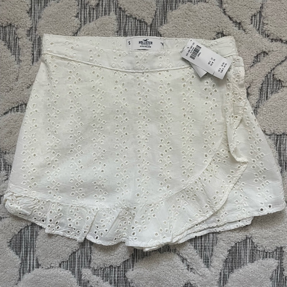 Hollister Eyelet Skort- White NWT